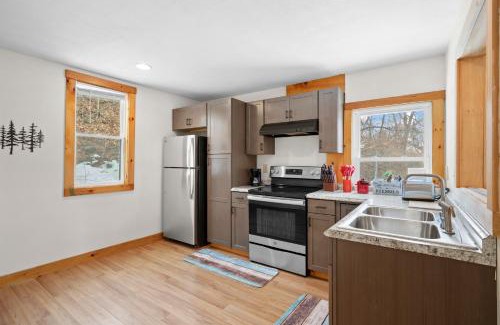 Pittsfield House | The Barn - Pet Friendly and Lake View