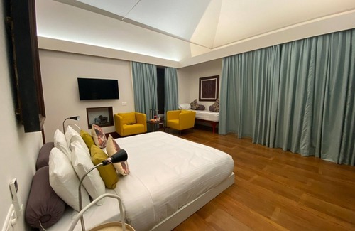Fort Kochi Villa | The Baron's Villa, a heritage villa with a private pool & 2 well appointed rooms