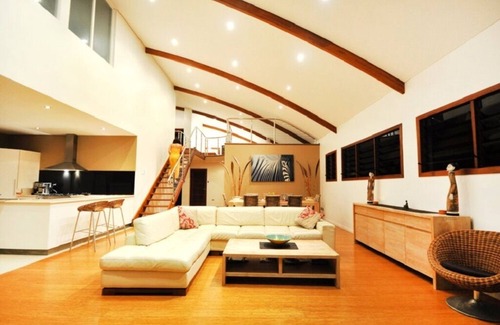 Mission Beach House | ‘The Barrington’ Located on the pristine shores of Wongaling Beach,