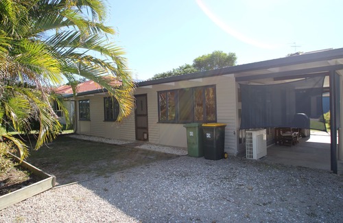 Woorim House | The Basic Beach Cottage