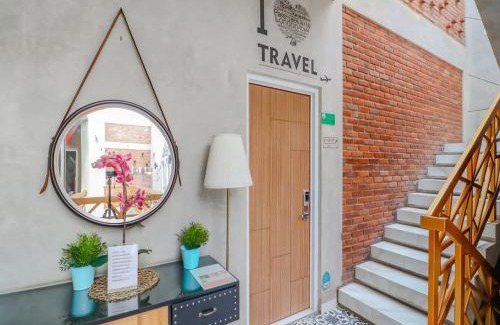 Bandung Hotel | The Batik Bed and Coffee Bandung