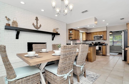 Bay Crest Park House | The Bay Beach House: Boat/Jetskis