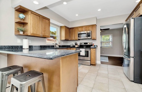 Bay Crest Park House | The Bay Beach House: Boat/Jetskis