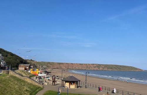 Filey House | The Bay, Filey, Moonshine Cottage