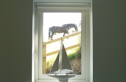 Clonakilty House | The Bay House. Fabulous water views - spacious and stylish Clonakilty cottage
