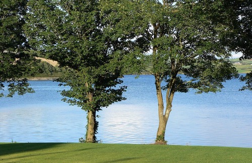 Clonakilty House | The Bay House. Fabulous water views - spacious and stylish Clonakilty cottage