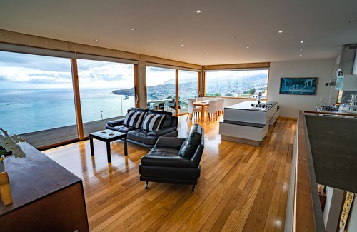 Sao Goncalo Villa | The bay house New house on cul -de-sac
