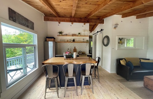 Frontenac Cottage | The Bay Stay! Fully Renovated Off-Grid Waterfront Cottage on Burridge Lake