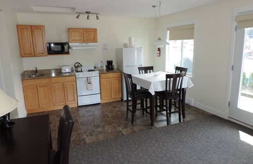 Ucluelet Hotel | The Bayshore Waterfront Inn