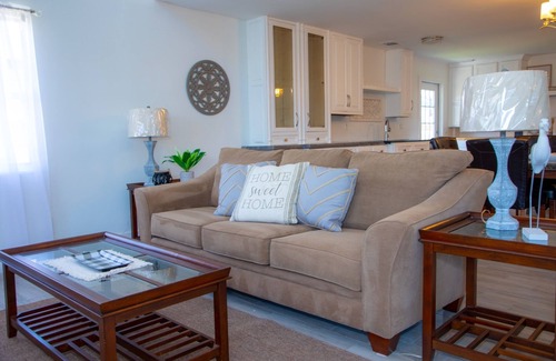 Naples Park House | “The Beach Barn” Large spacious Naples Park dream house