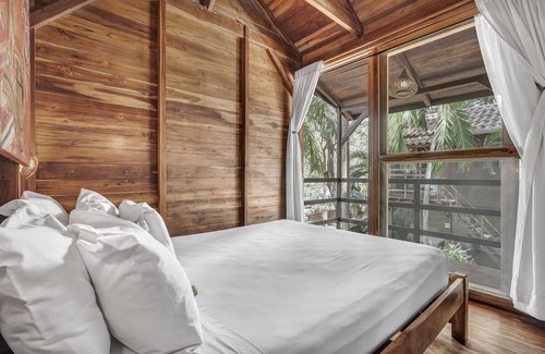 Tamarindo Bed & Breakfast | The Beach Bungalows Tamarindo B&B