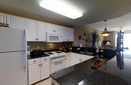 Fort Morgan House | The Beach Club Avalon 1105