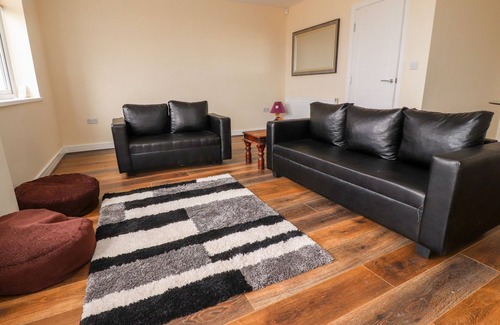 Thornton-Cleveleys House | THE BEACH HOUSE, family friendly, with a garden in Cleveleys