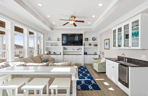 Ocean Isle Beach House | "The Beach Hive" Elevator, Private Pool (Opt. Heat) Pool Table, Tiki Bar, Private Resort Access!