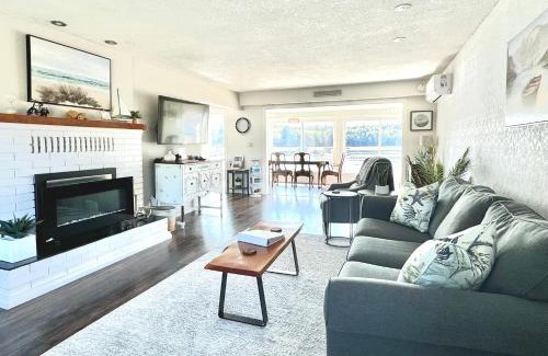 Regional District of Nanaimo House | The Beach House at Deep Bay