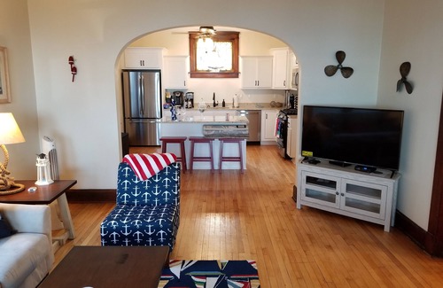 Racine House | The Beach House at Michigan Blvd.
