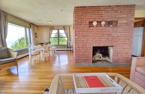 Westbrook Center House | The Beach House at Waters Edge Resort & Spa