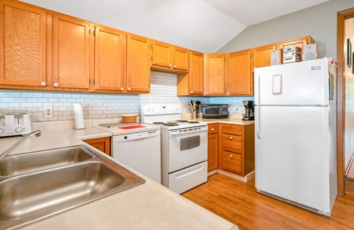 Crystal Beach Cottage | The Beach House - Bay Beach Beachfront
