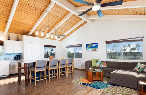 Kahaluu Bay House | The Beach House - Closest House to Magic Sands Beach, Pool, Pickleball Court