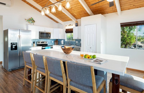 Kahaluu Bay House | The Beach House - Closest House to Magic Sands Beach, Pool, Pickleball Court
