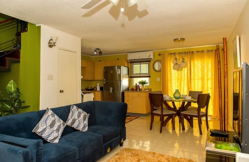 Caribbean Estates House | The Beach House II Bedroom with
