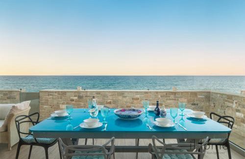 Agios Konstantinos Villa | The Beach House - Mansion with Swimming Pool