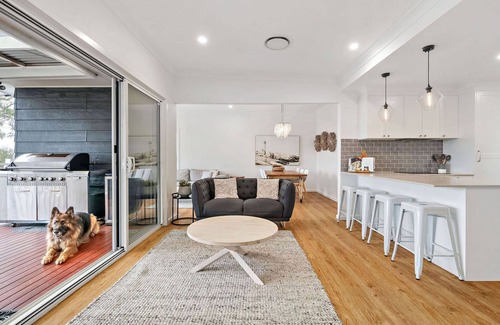 Nelson Bay House | The Beach House on Irambang
