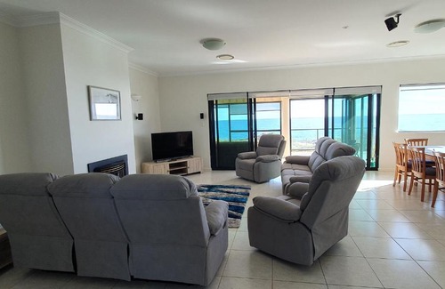 Wannanup House | The Beach House - Port Bouvard