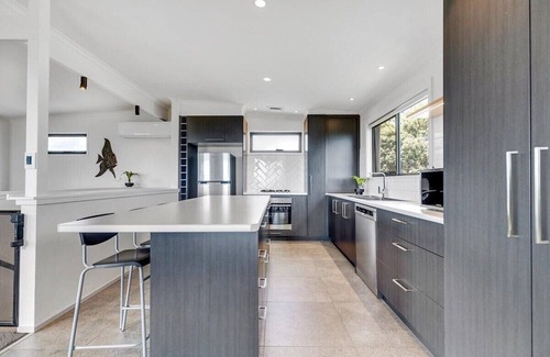 Mount Martha House | The Beach House - Views & Games Room