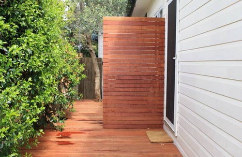North Avoca House | THE BEACH HOUSEn200m level walk to beach-availability Easter