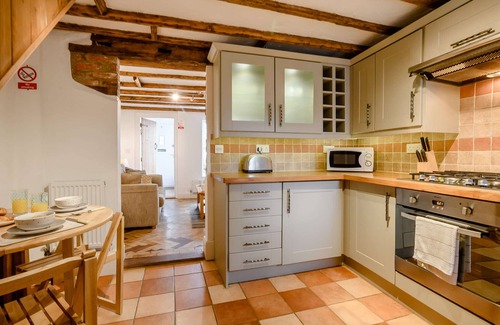 Pakefield House | The Beach Hut - Two Bedroom House, Sleeps 4