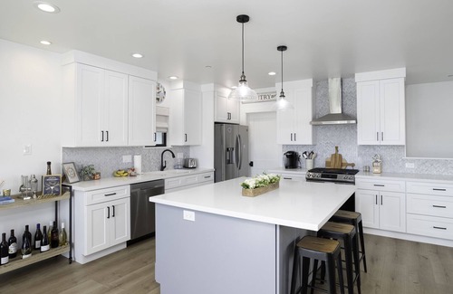 Oceano House | The Beach is at the end of your block!
