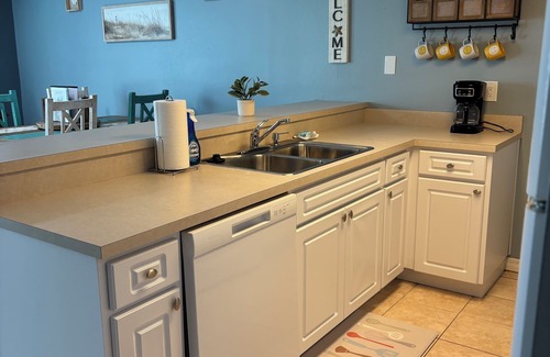 Indian Shores Condo | The beach is your backyard! Family size condo on Indian Shores! Sleeps 10!