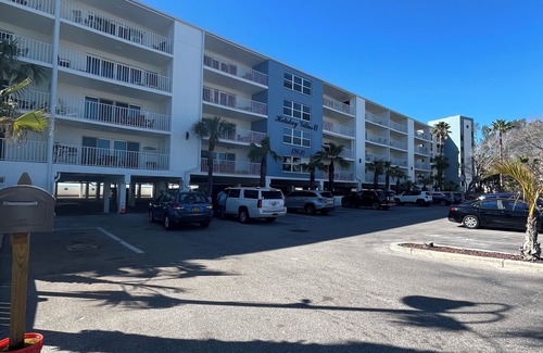 Indian Shores Condo | The beach is your backyard! Family size condo on Indian Shores! Sleeps 10!