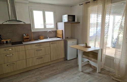 Gruissan Plage Ski Chalet | The beach of chalets. Perfect for family farniente