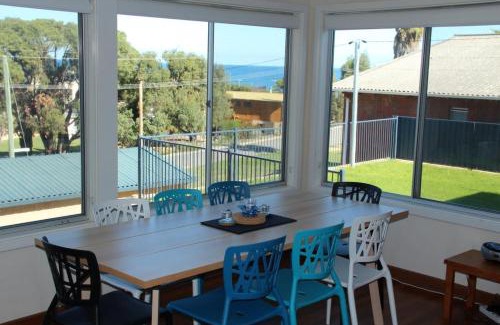 Guilderton House | The Beach Shack - OCEAN VIEWS, CLOSE TO THE BEACH