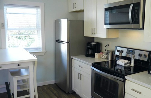 Willoughby Spit Apartment | The Beach Suites Summ