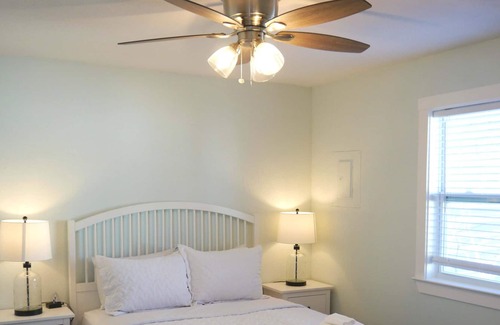 Willoughby Spit Apartment | The Beach Suites Summ