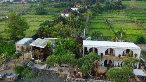 Mendoyo Hotel | The Beachbreaks Medewi