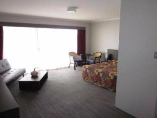 Toukley Hotel | The Beachcomber Hotel & Resort, an Ascend Collection Resort