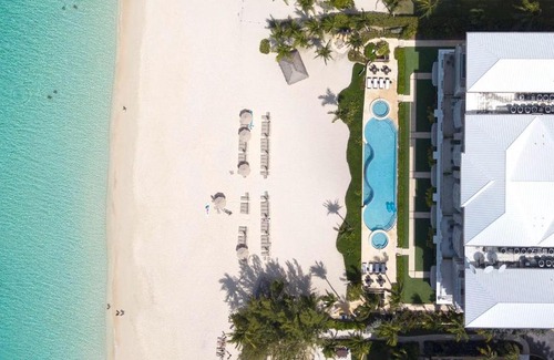 Seven Mile Beach Apartment | The Beachcomber - Oceanfront Penthouses by Grand Cayman Villas & Condos