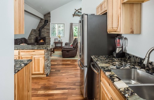 Cooper Landing House | The Bear Den - Private 1 acre Upper Kenai Riverfront Home - Cooper Landing