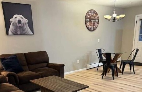 Northeast Anchorage House | The Bear Den
