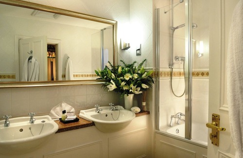 Devizes Hotel | The Bear Hotel