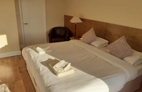 Burwash Hotel | The Bear Inn and Burwash Motel
