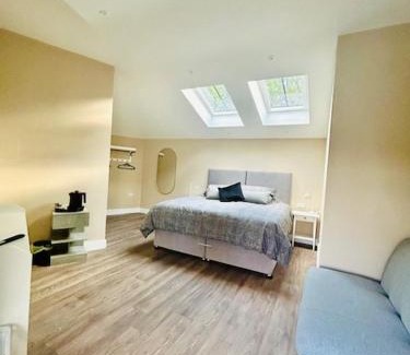 Llantrisant Hotel | The Bear inn