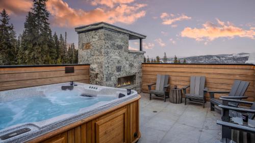 Breckenridge House | The Bear's Den