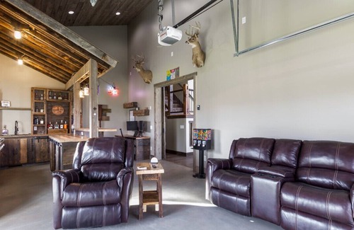 Driggs House | The Bearadise Barn of Driggs, ID
