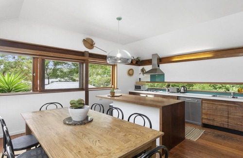 Pretty Beach Central Coast House | The Bearhouse at Pretty Beach