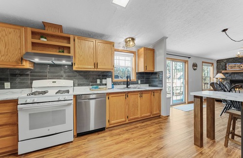 Spring Brook House | The Bears Den @ Spring Brook Resort